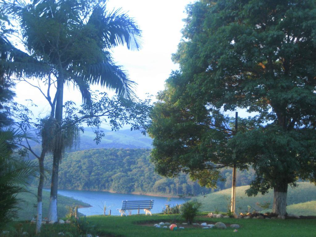 Pousada Canto Do Lago Piracaia Exterior photo